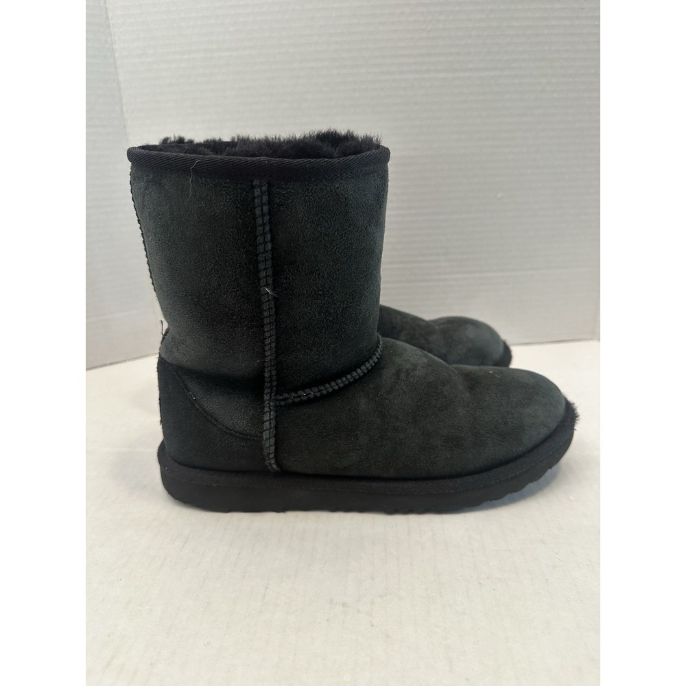 Ugg Classic II Short Black Boots Size 6 - Picture 10 of 16